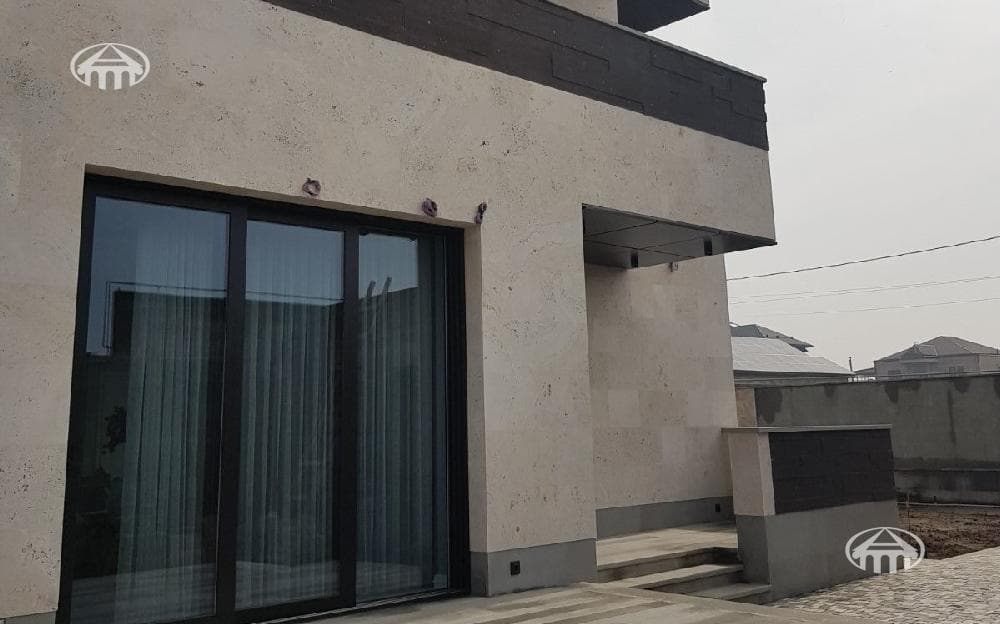 Mansion · 7 rooms · 243 m² · Qasax