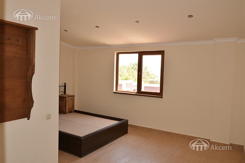 Ресторан · 1 200 м² · Эребуни