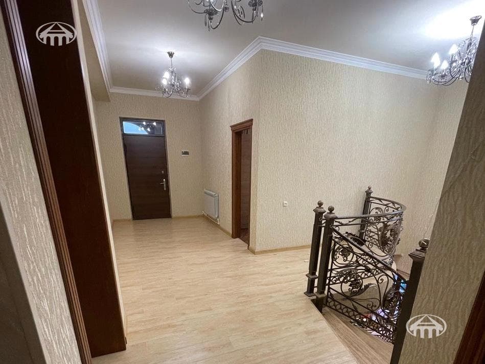 Mansion · 4 rooms · 285 m² · Nor Erznka