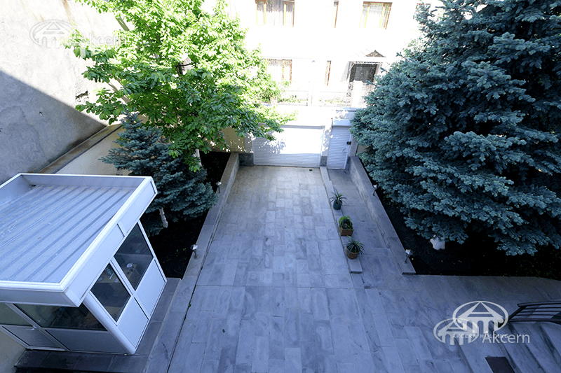 Mansion · 6 rooms · 530 m² · Nork-Marash