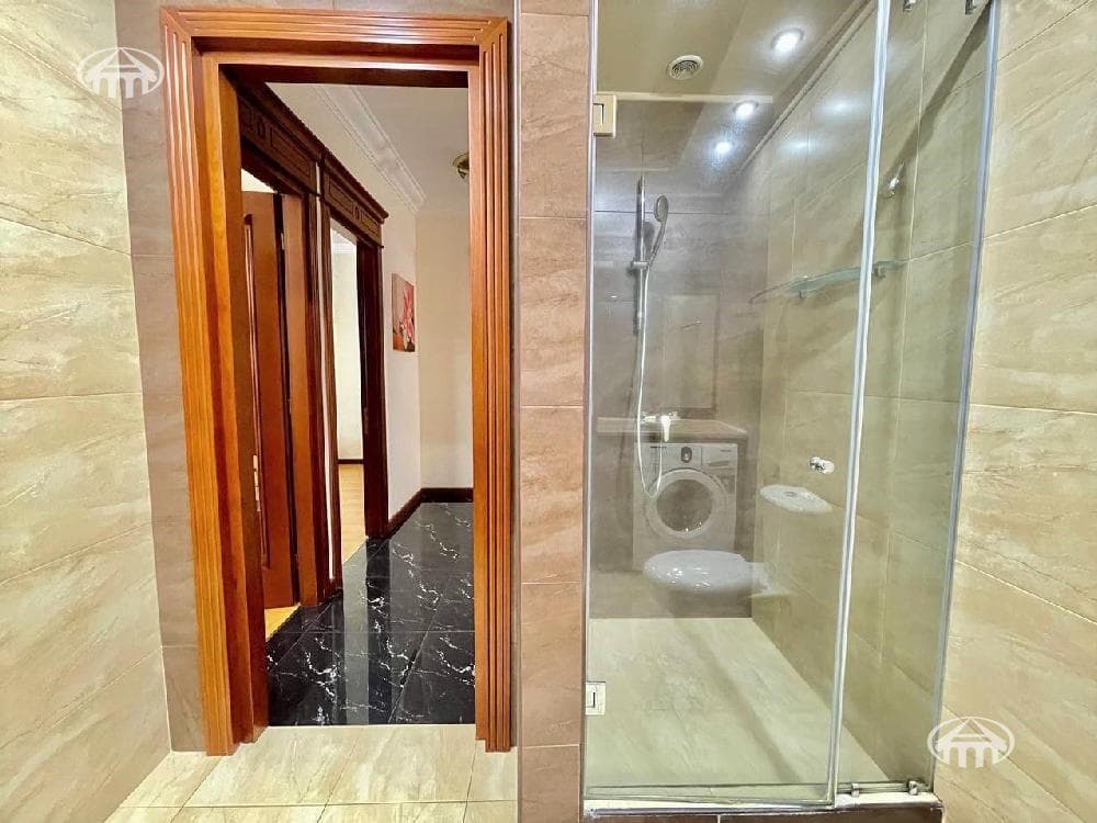 Բնակարան · 3 սեն. · 127 մ² · Կենտրոն