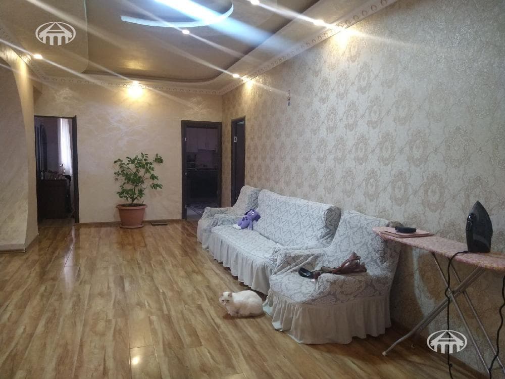 Առանձնատուն · 5 սեն. · 256 մ² · Բալահովիտ