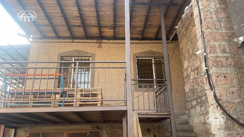 Дом · 5 комн. · 375 м² · Аджапняк