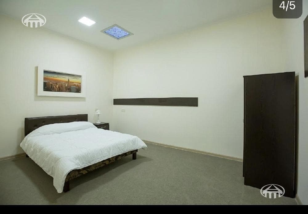 Hotel · 8 rooms · 585 m² · Arabkir