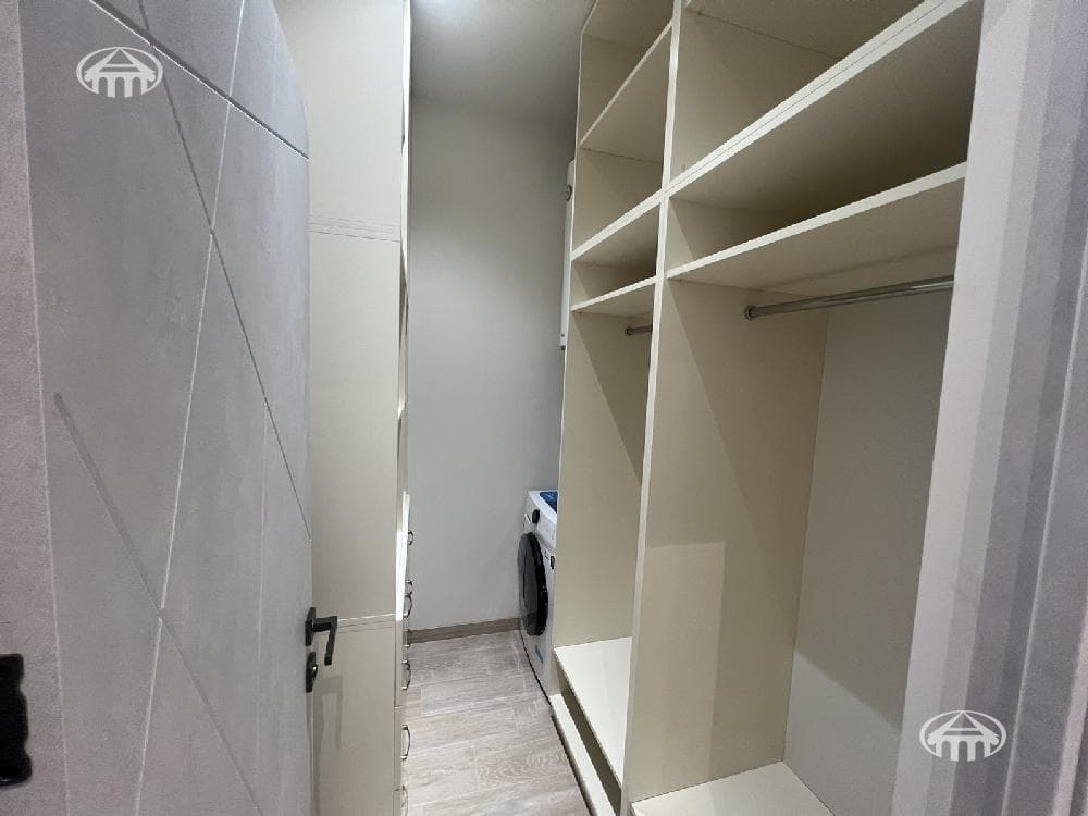 Квартира · 2 комн. · 56 м² · Кентрон