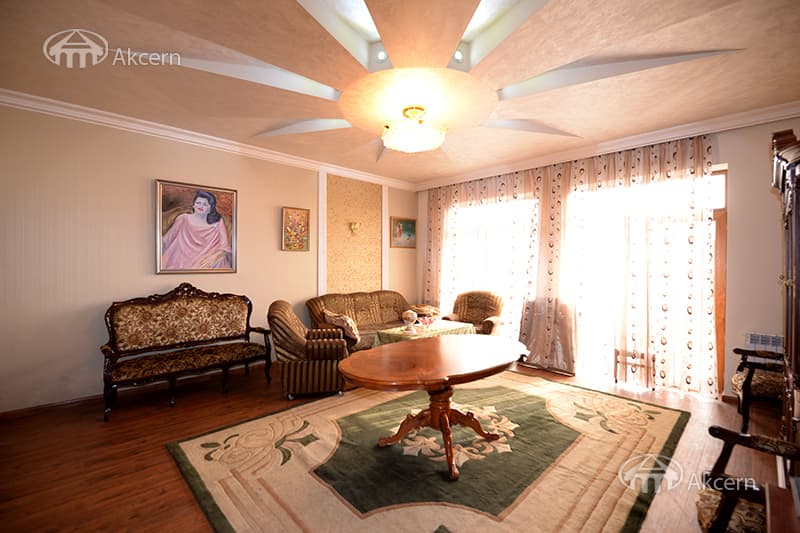 Дом · 4 комн. · 162 м² · Арабкир
