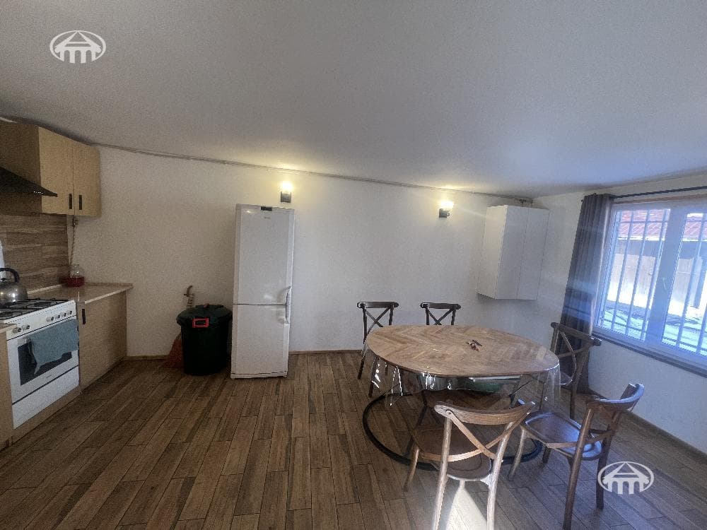 Hotel · 9 rooms · 1,200 m² · Djrvej