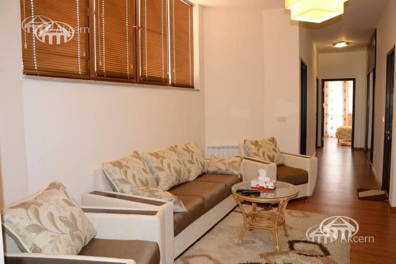 Квартира · 4 комн. · 135 м² · Кентрон