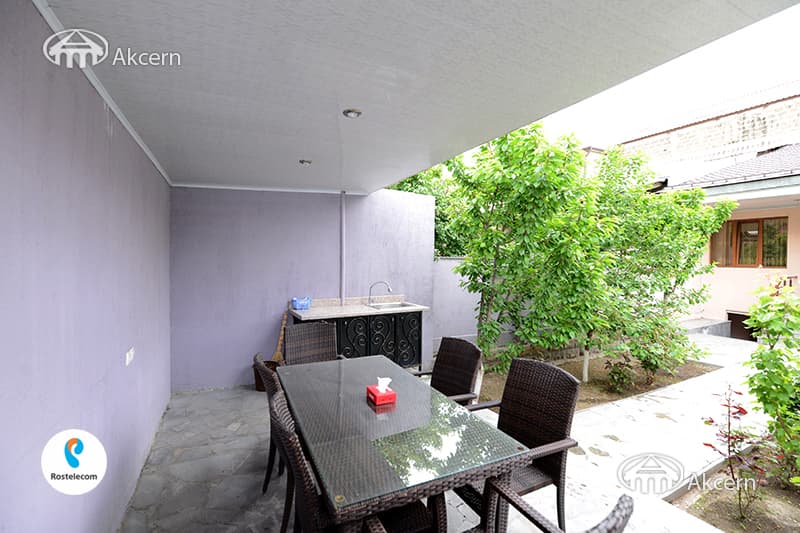 House · 4 rooms · 177 m² · Kentron