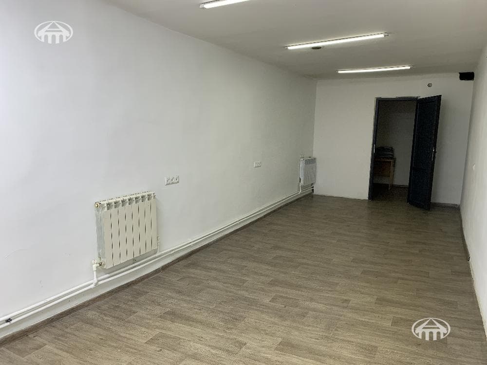 Office · 330 m² · Kentron