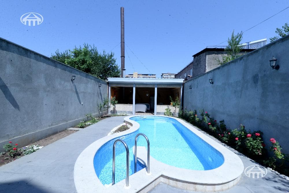 Mansion · 5 rooms · 600 m² · Arabkir