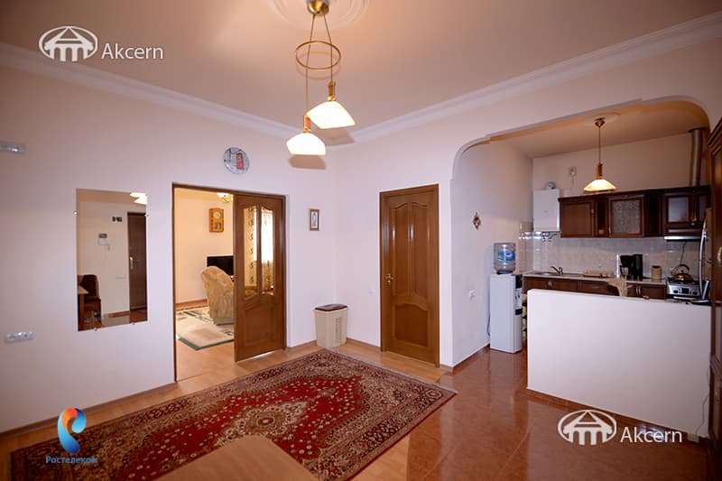 House · 3 rooms · 90 m² · Kentron