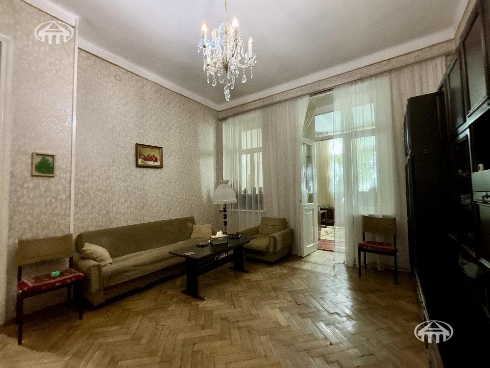 Apartment · 2 rooms · 83 m² · Kentron