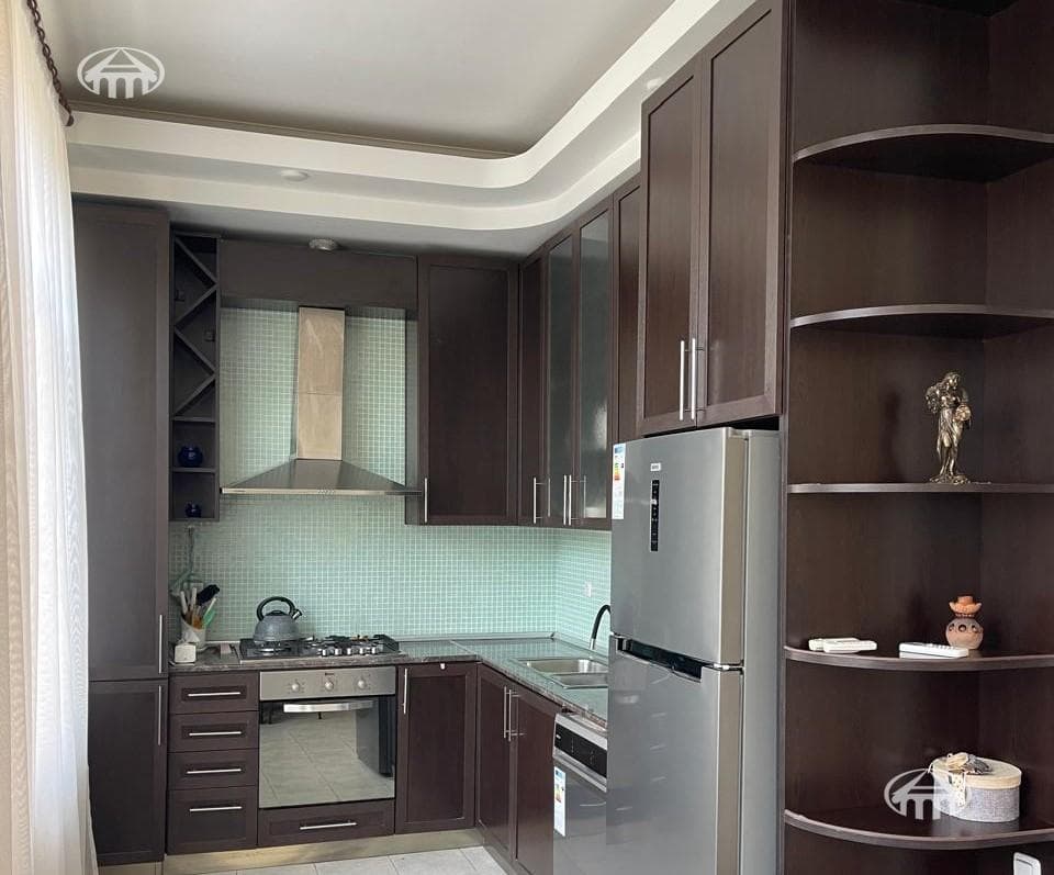 Квартира · 3 комн. · 80 м² · Кентрон