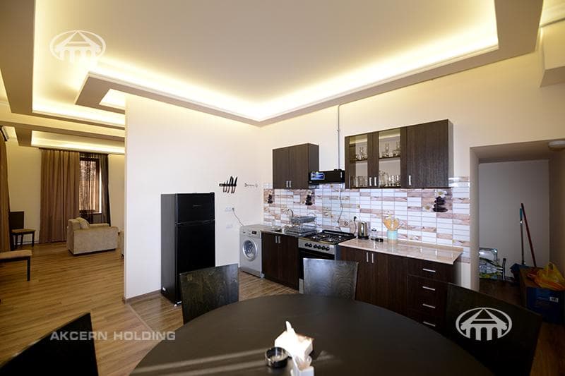 House · 6 rooms · 210 m² · Arabkir