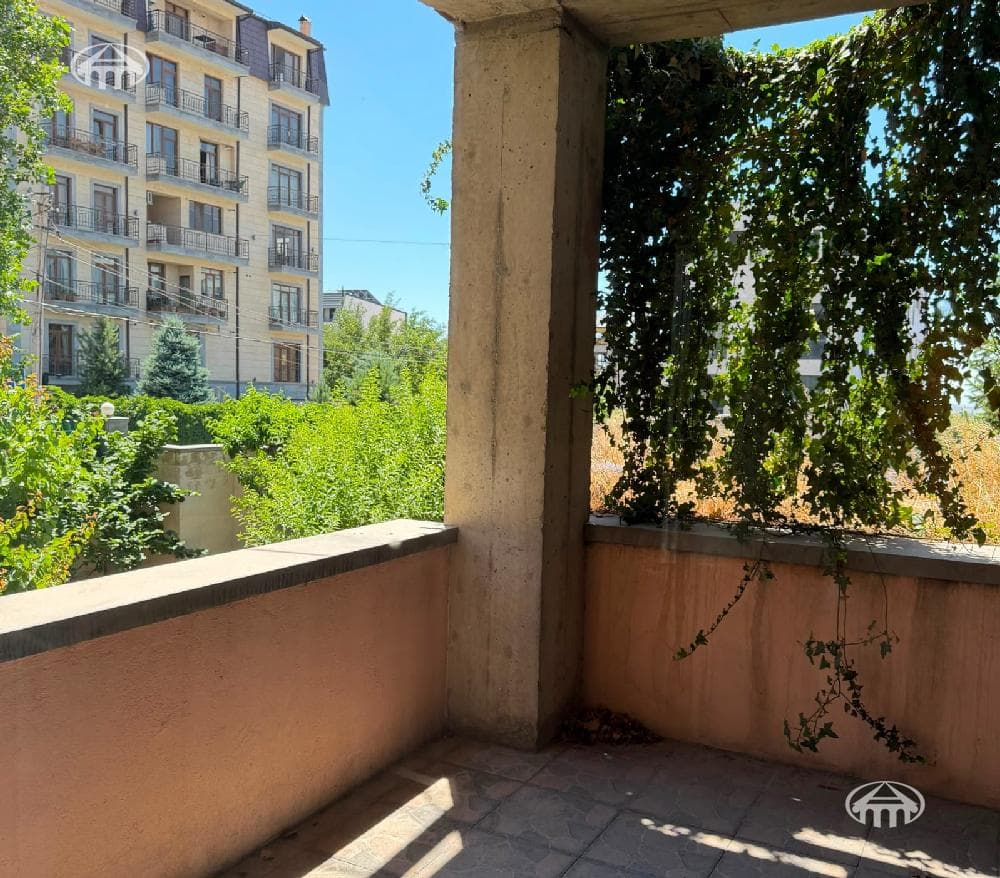 Квартира · 2 комн. · 84 м² · Арабкир