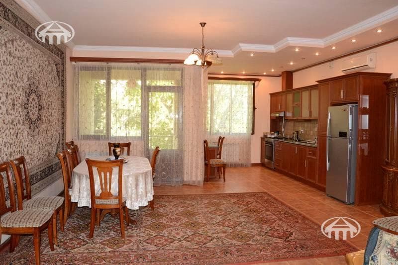 House · 3 rooms · 170 m² · Arabkir