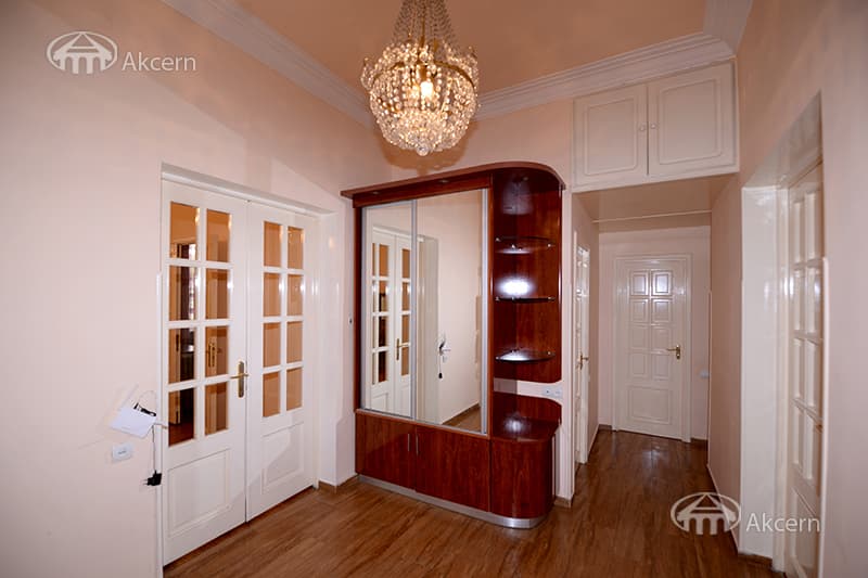 Квартира · 3 комн. · 97 м² · Кентрон