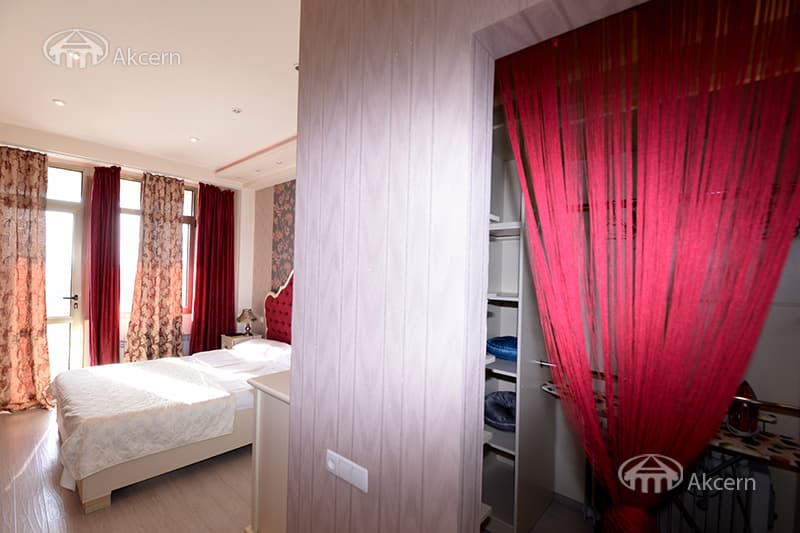Apartment · 2 rooms · 68 m² · Kentron