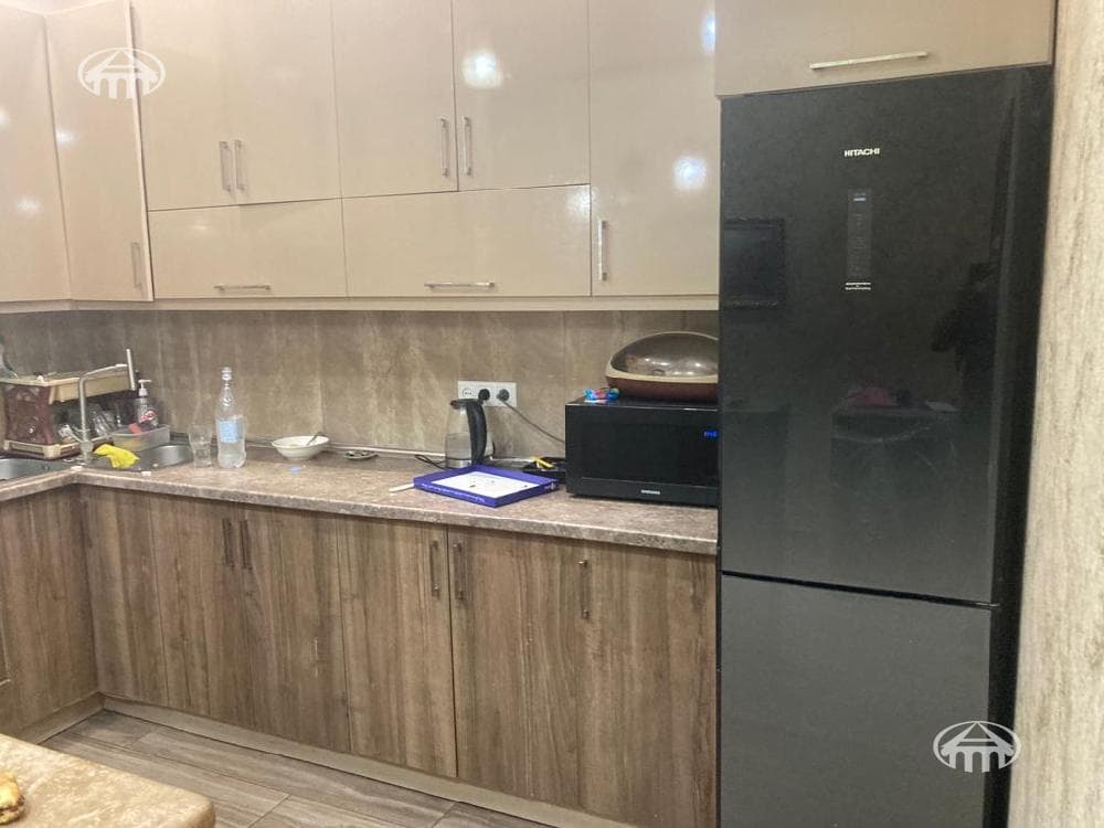 House · 5 rooms · 310 m² · Erebuni