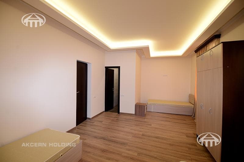 House · 6 rooms · 210 m² · Arabkir