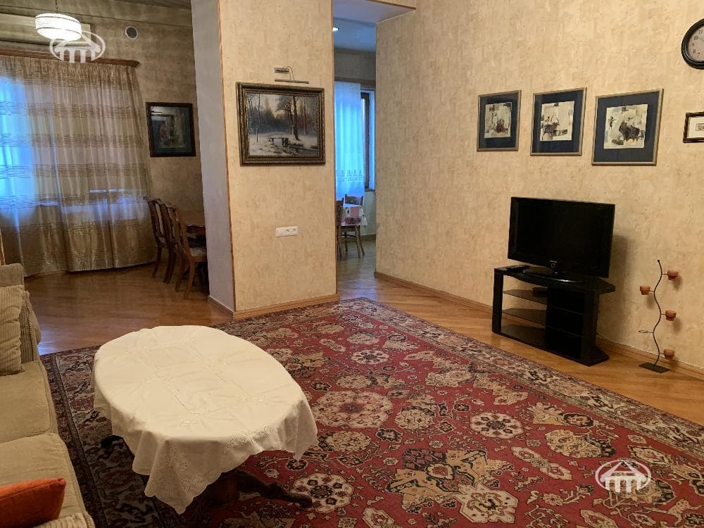 Квартира · 3 комн. · 80 м² · Кентрон