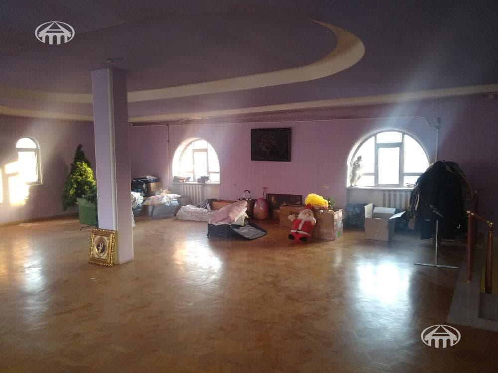Особняк · 4 комн. · 363 м² · Кентрон