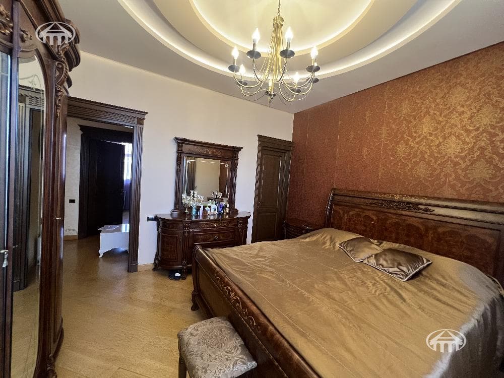 Apartment · 4 rooms · 132 m² · Kentron