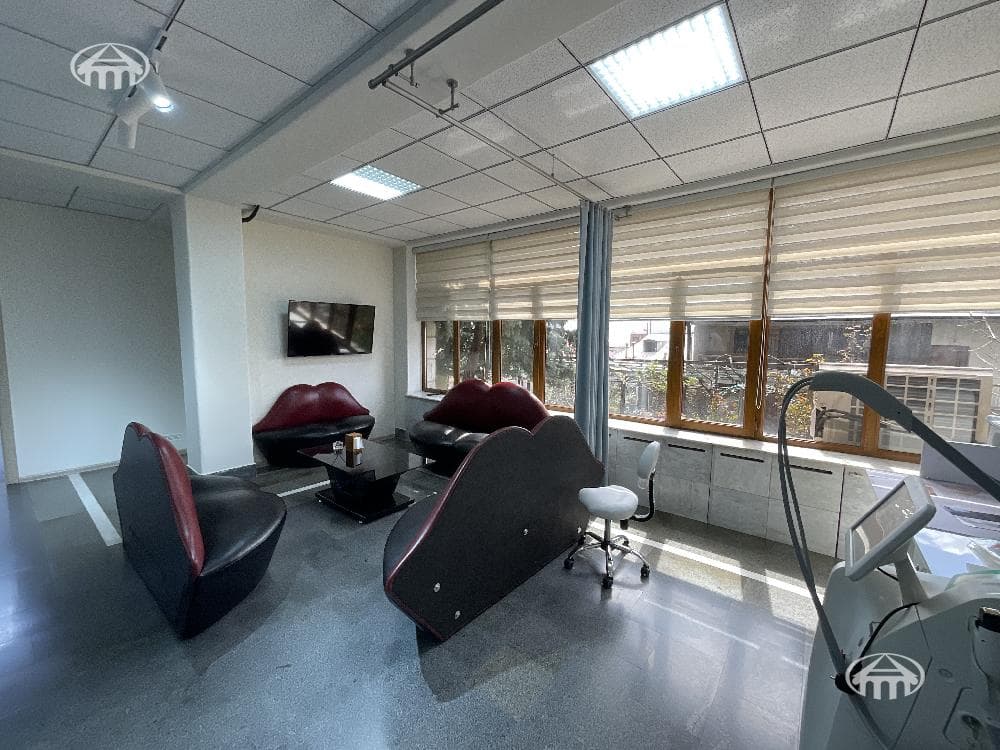 Mansion · 7 rooms · 700 m² · Arabkir