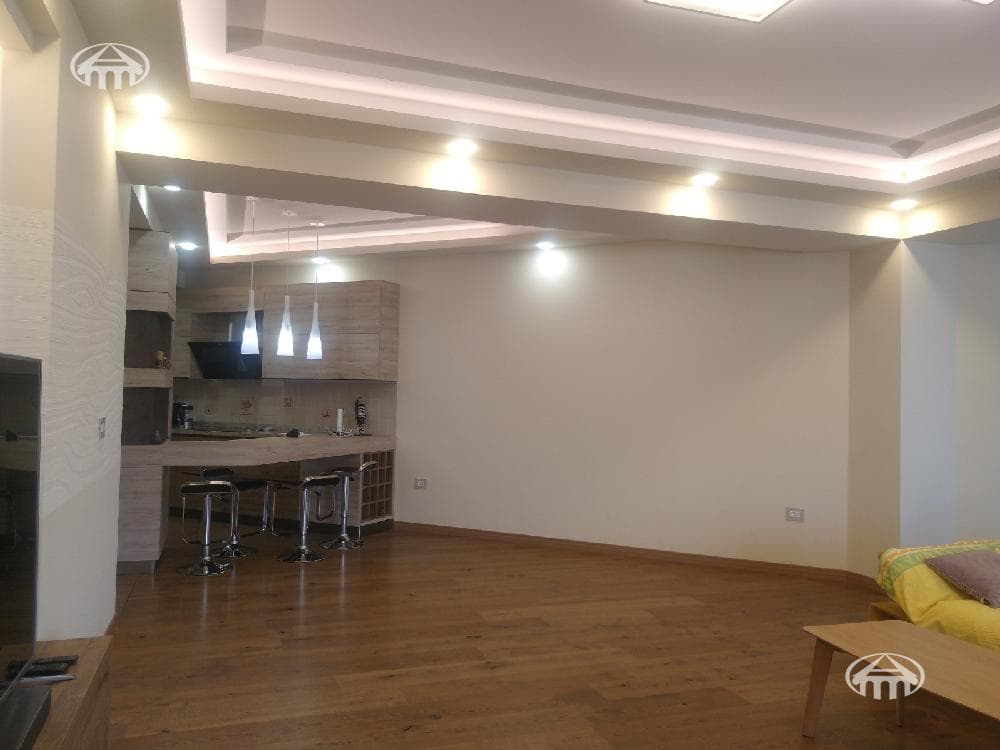 Квартира · 3 комн. · 140 м² · Кентрон