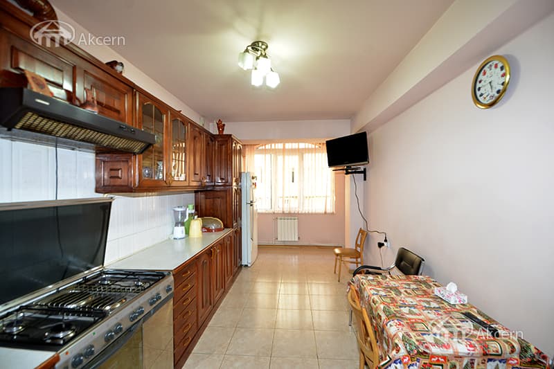 Apartment · 6 rooms · 234 m² · Arabkir