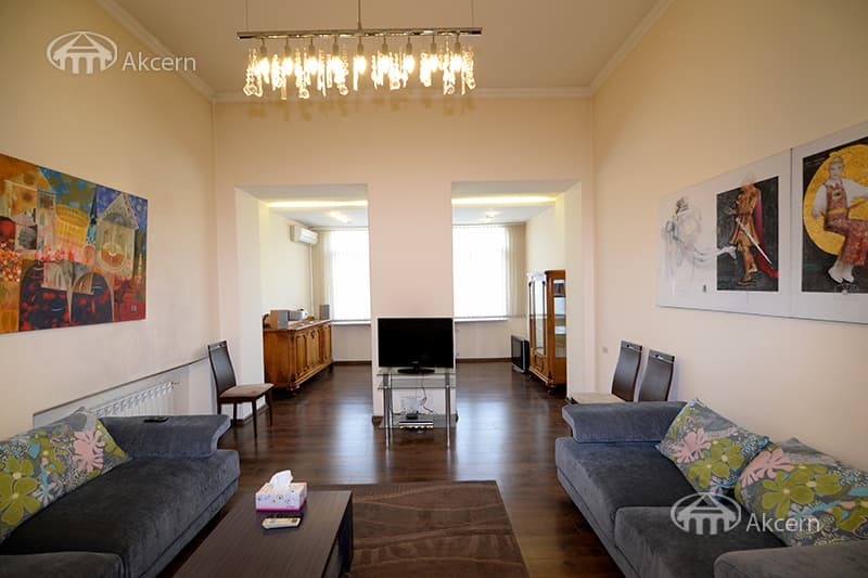 Apartment · 4 rooms · 125 m² · Kentron