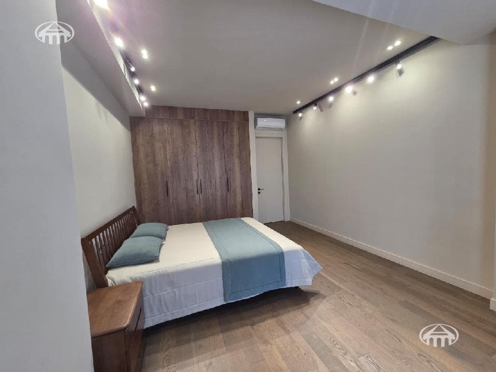 Квартира · 4 комн. · 131 м² · Арабкир