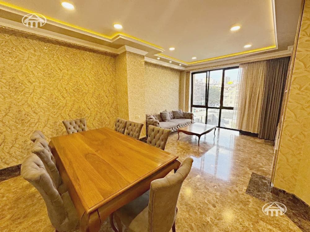 Apartment · 3 rooms · 103 m² · Kentron