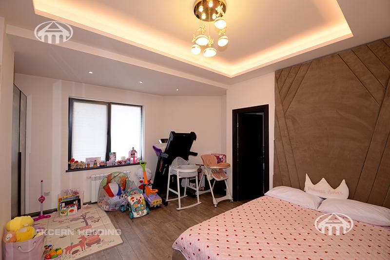 Квартира · 3 комн. · 90 м² · Арабкир