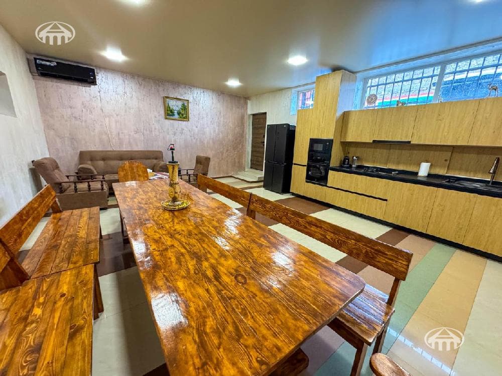 Особняк · 5 комн. · 185 м² · Птгни