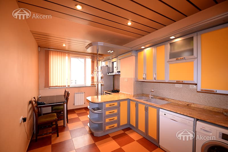 Квартира · 2 комн. · 72 м² · Кентрон
