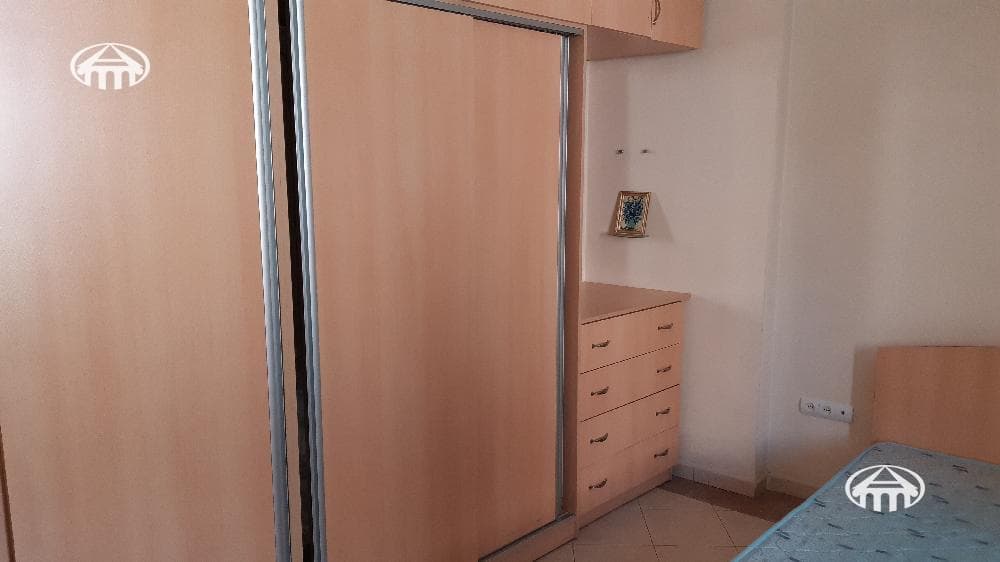 Квартира · 2 комн. · 65 м² · Кентрон