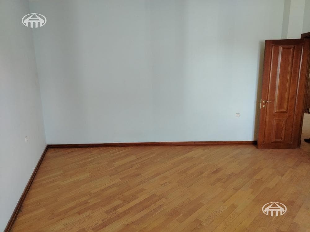 Mansion · 6 rooms · 470 m² · Davtashen — photo 18 / 32