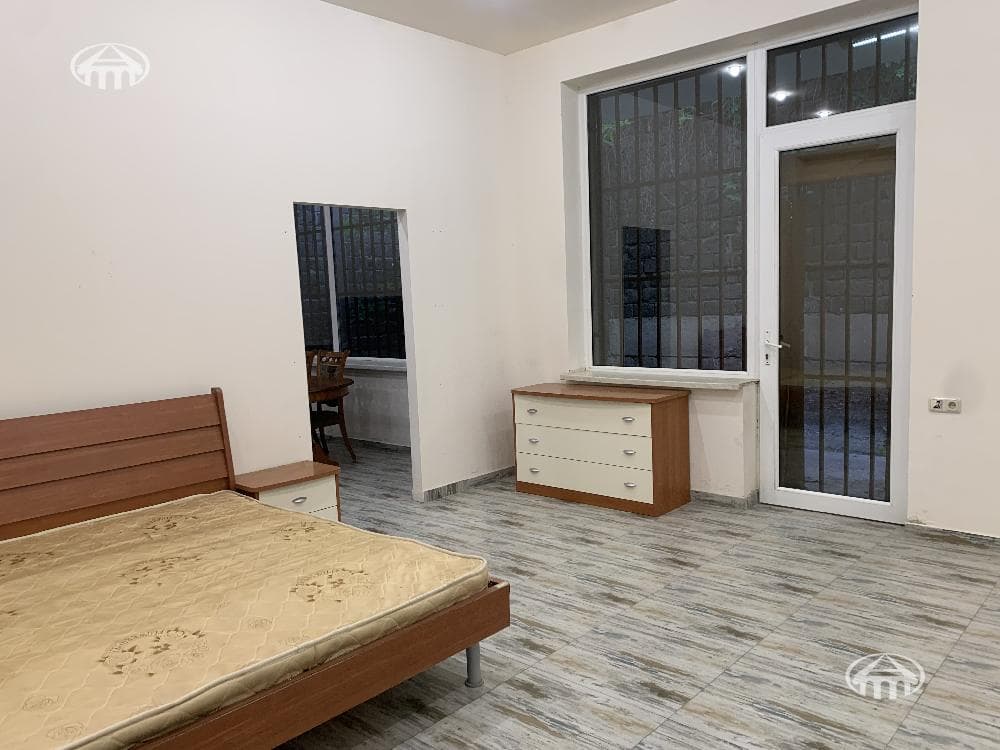 Առանձնատուն · 7 սեն. · 630 մ² · Կենտրոն