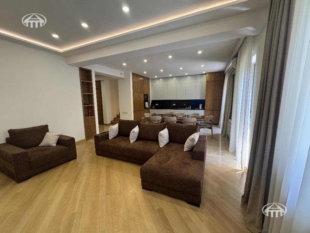 Townhouse · 4 rooms · 292 m² · Arabkir