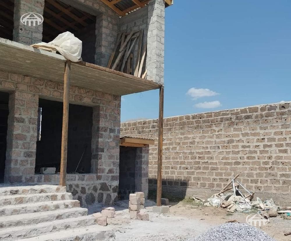 Առանձնատուն · 209 մ² · Եղվարդ