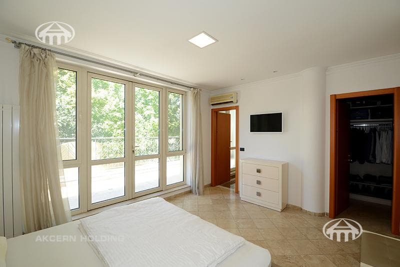 Apartment · 4 rooms · 254 m² · Kentron