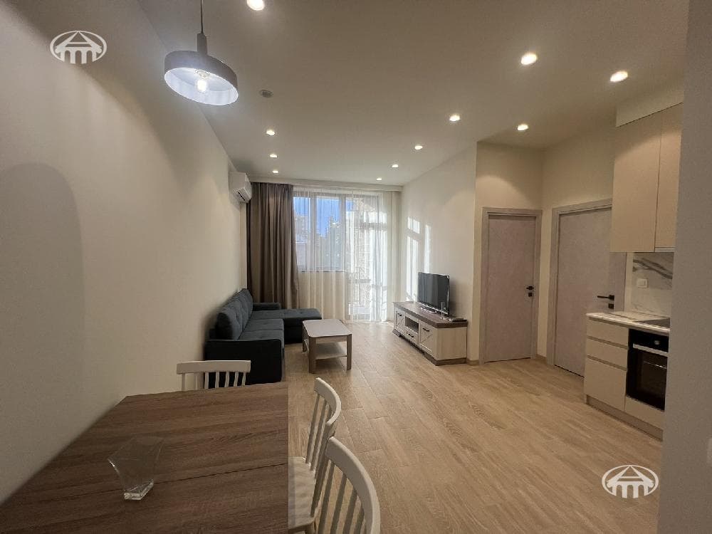 Квартира · 2 комн. · 56 м² · Кентрон