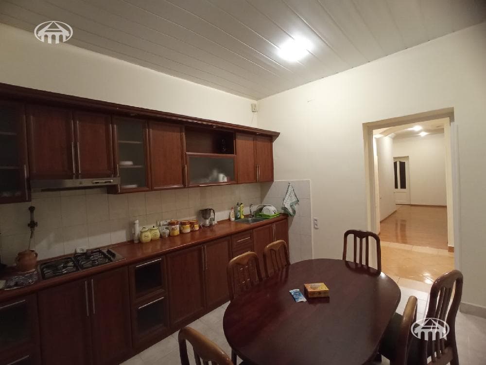 Apartment · 4 rooms · 144 m² · Kentron