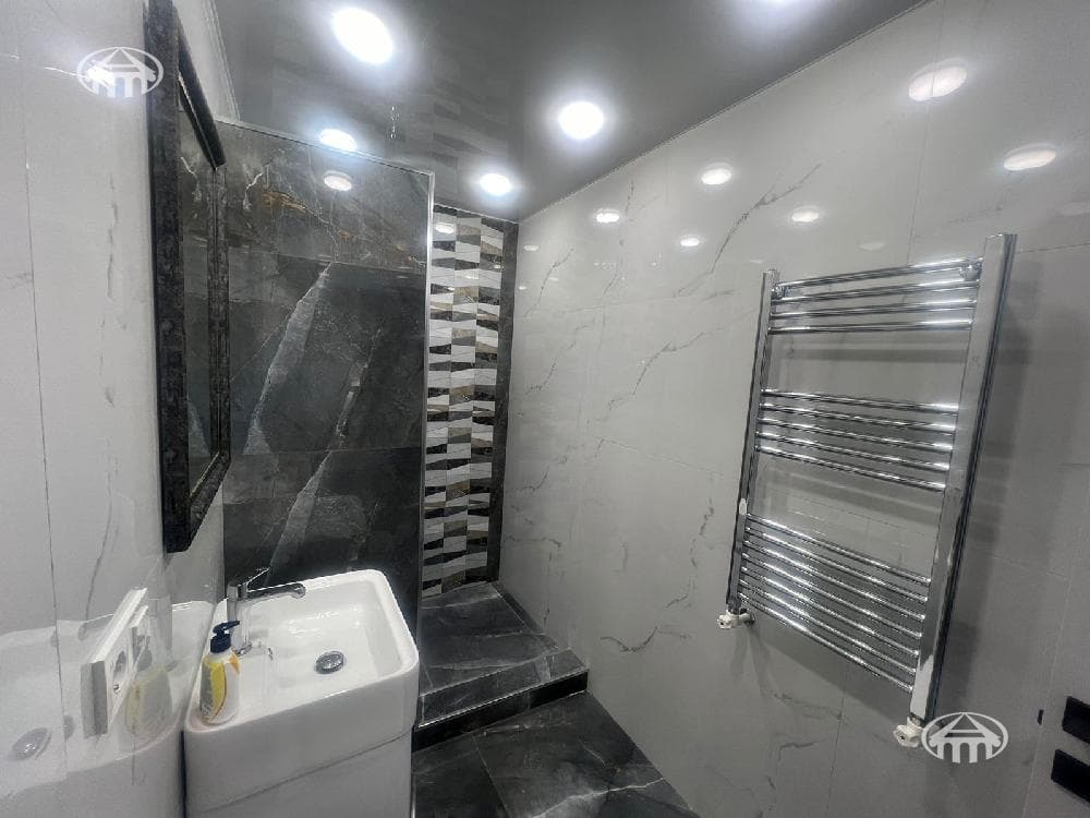 Բնակարան · 3 սեն. · 72 մ² · Կենտրոն