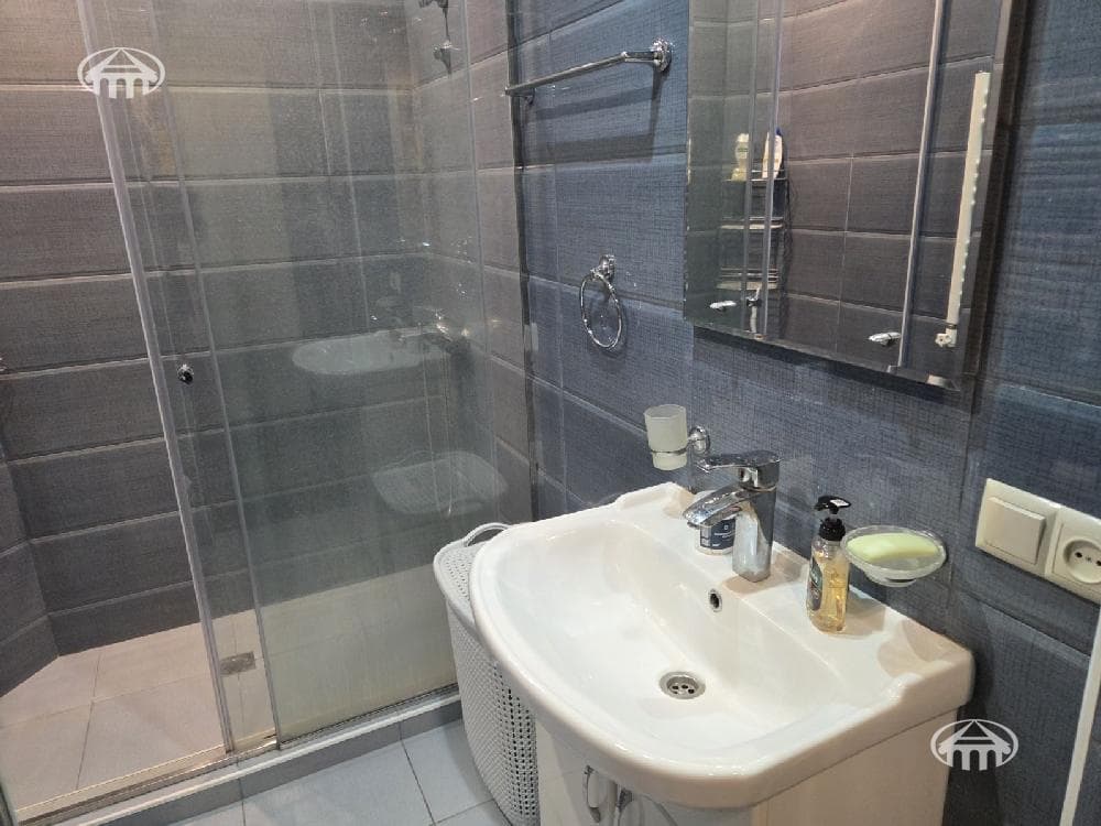 Квартира · 3 комн. · 71 м² · Кентрон