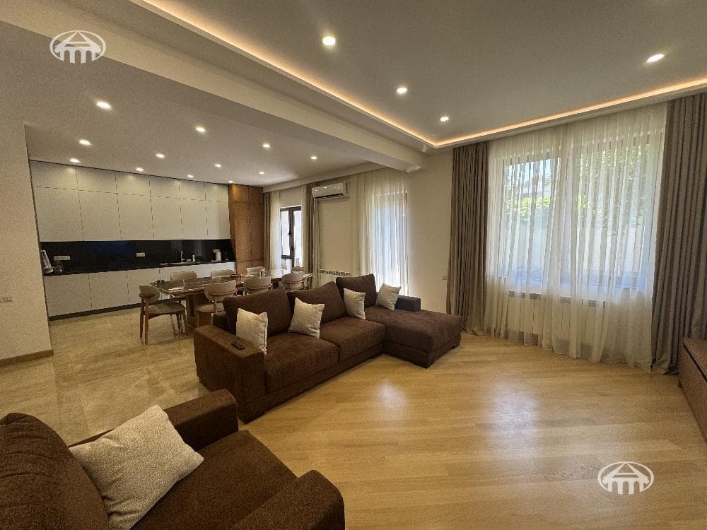 Townhouse · 4 rooms · 292 m² · Arabkir