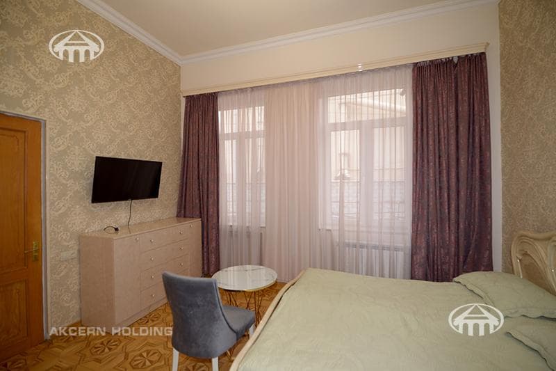 Mansion · 5 rooms · 203 m² · Kentron
