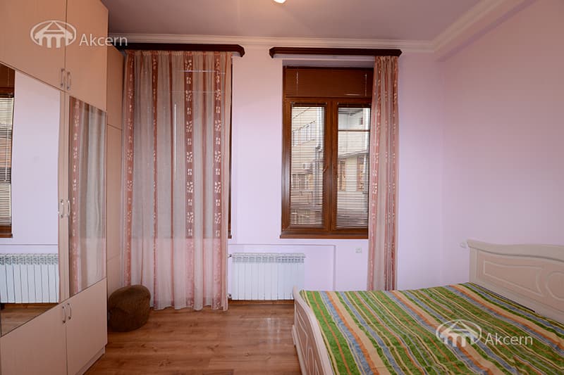 Apartment · 3 rooms · 90 m² · Kentron